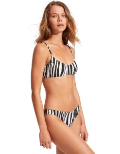 Seafolly Zahara Bralette Bikini Top - Black And White 7 Seafolly Zahara Bralette Bikini Top - Black And White -Pitusa Shop 31173 953 Black 40473 953 Black 4