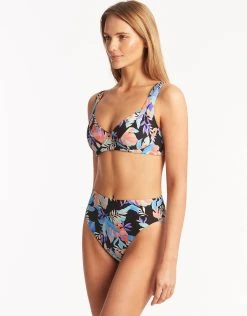 Sea Level Botanica Underwired C/D Cup Bikini Top - Black -Pitusa Shop S9 SL3434BO 2 0f900c74 b4c4 4c44 9d86 48ba06727b57